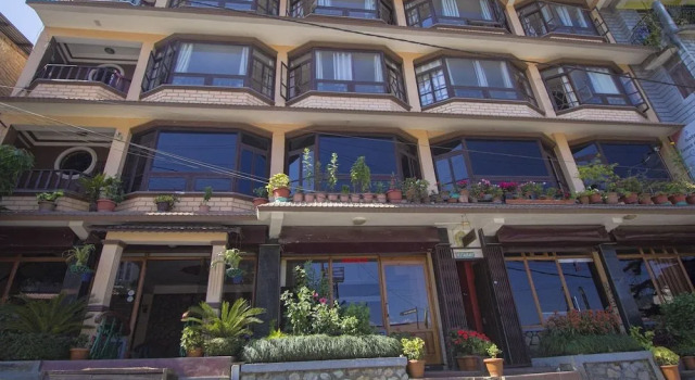 Lama Dhim Hotel, Prenota Hotel Kalimpong West Bengal