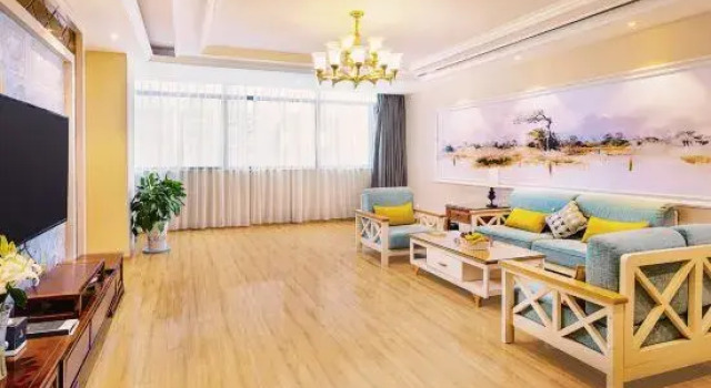 Люкс S International Hotel