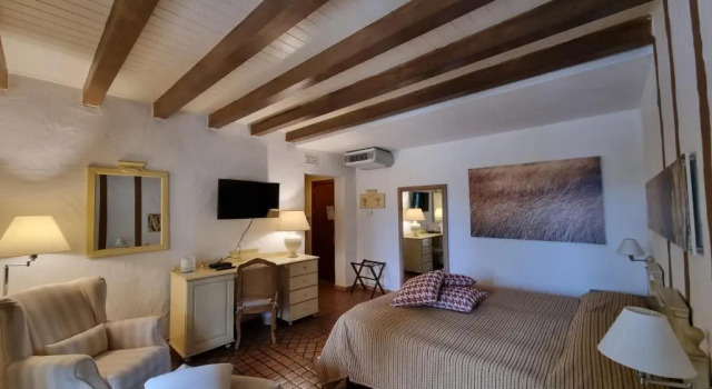Полулюкс Is Benas Country Lodge