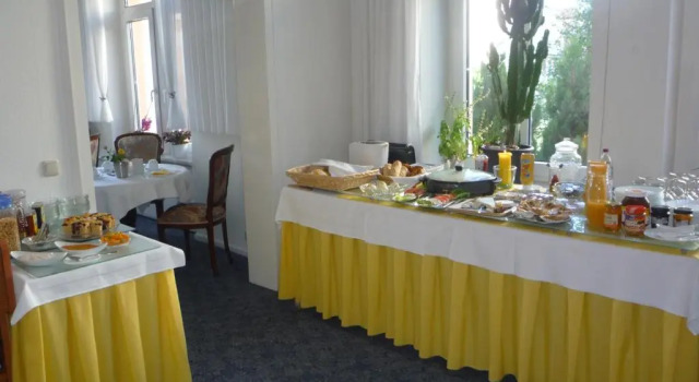 Hotel Carolinenhof, Varaa Hotelli Bad Pyrmont Teutoburg Forest