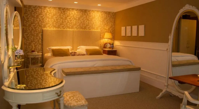 Casa Regaleira Hotel Boutique, Забронировать Бутик-отель Капивари Кампус-ду-Жордан, рядом с The Bride's Veil Waterfall