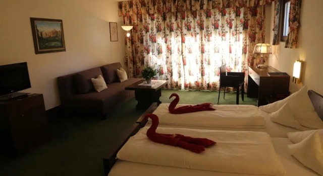 Полулюкс Hotel Montjola Nova