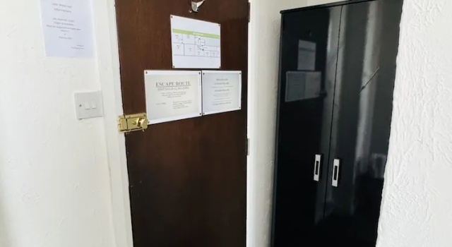 Номер Economy Carlton Court Hotel