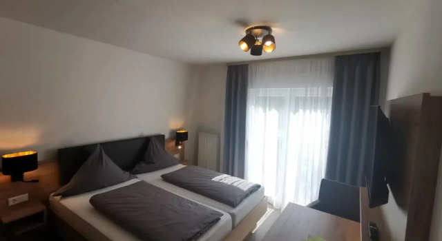 Hotel Grüner Baum mit Restaurant & Wellness, Забронировать Отель Оберзент земля Гессен