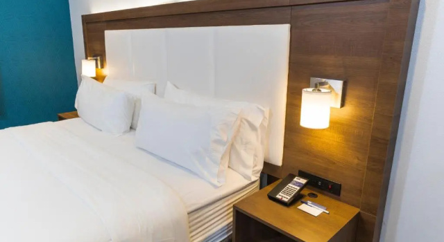 Двухместный люкс Holiday Inn Express Hollywood Walk of Fame by IHG