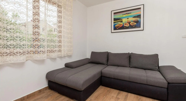 Stunning Apartment in Cres With Wifi and 2 Bedrooms