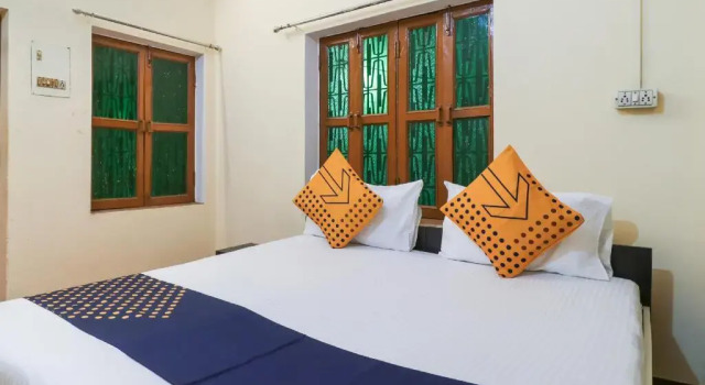 SPOT ON 68747 Shree Lodge