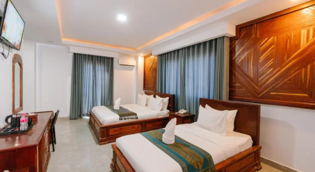 Номер Deluxe V CROWN HOTEL