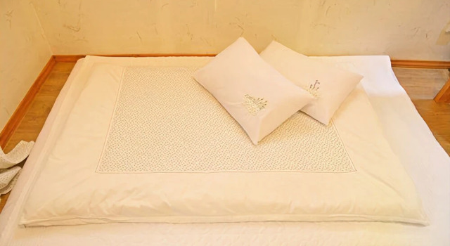 Jeonju Hanok Village San Arae Pension, Забронировать Отель Чонджу Чолла-Пукто, рядом с Конфуцианская школа хянгё в Чонджу