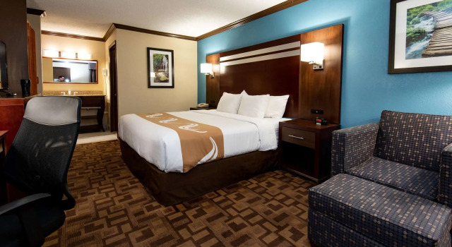 Двухместный номер Standard Quality Inn & Suites Quakertown-Allentown