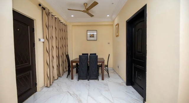 Апартаменты Executive с 3 комнатами с видом на внутренний двор Washington Apartments - Accra