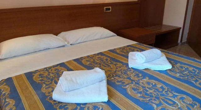 Alex City Inn III, Забронировать Отель Отели Рима с завтраком, рядом с Универмаг La Rinascente, Завтраки