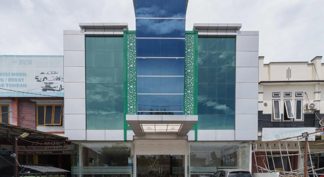 RedDoorz Syariah near Baiturrahman Aceh, Rezerwuj Hotel Banda Aceh Sumatra
