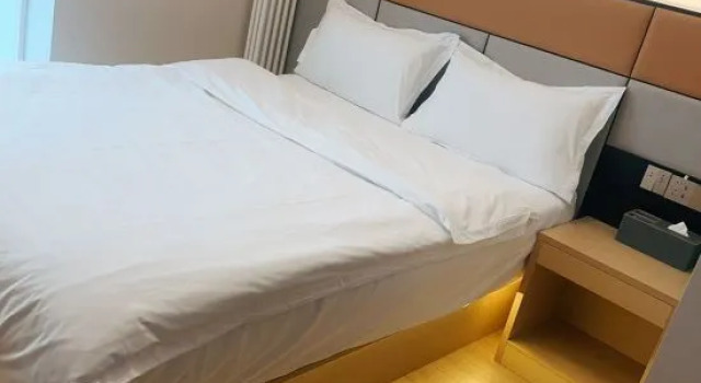 Люкс Yulanting Hotel (Zhengzhou East High-speed Railway Station Yulin Square)