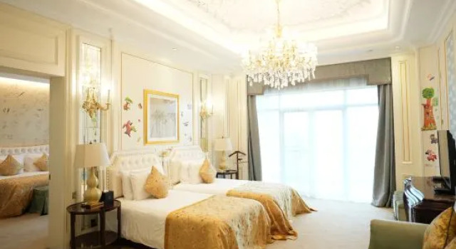 Семейный люкс Hubei Culture and Tourism Honglian Lake Hotel
