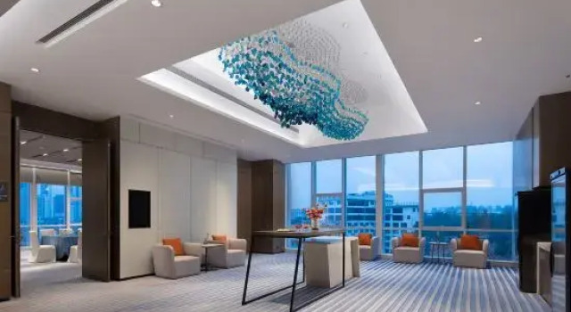 Changsha Yuelu Howard Johnson Hotel (Meixi Lake West Metro Station Branch)