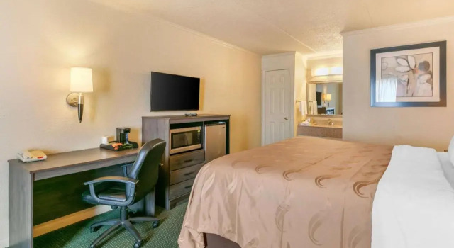 Quality Inn, Book Hotel Manchester Tennessee