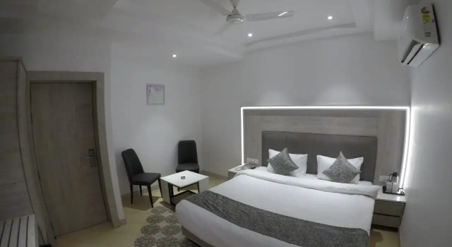Hotel Pride By Samrat