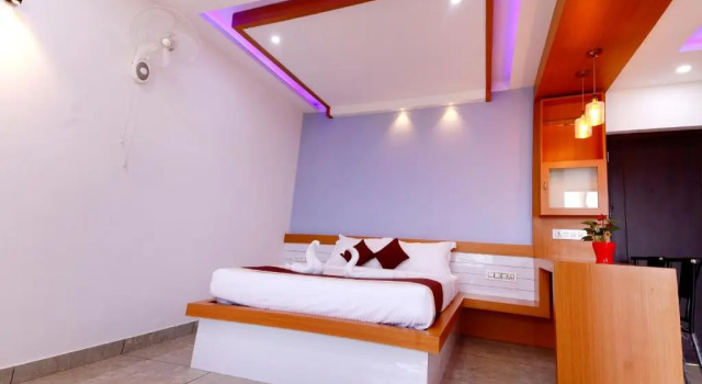 Vythiri Blue Hills, Varaa Hotelli Vythiri 