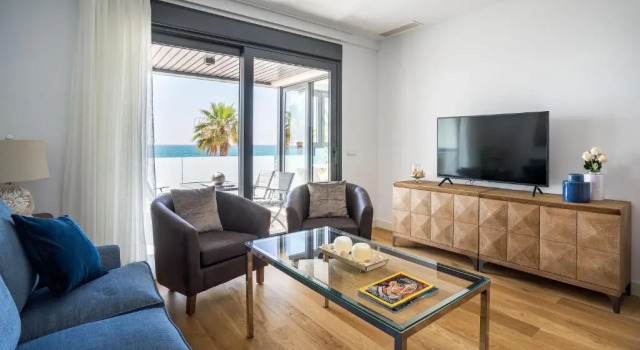 Gran vivienda de lujo frente al mar, Забронировать Апартаменты/квартира Отели Малаги с бассейном, рядом с Здание Табакалера, Бассейн