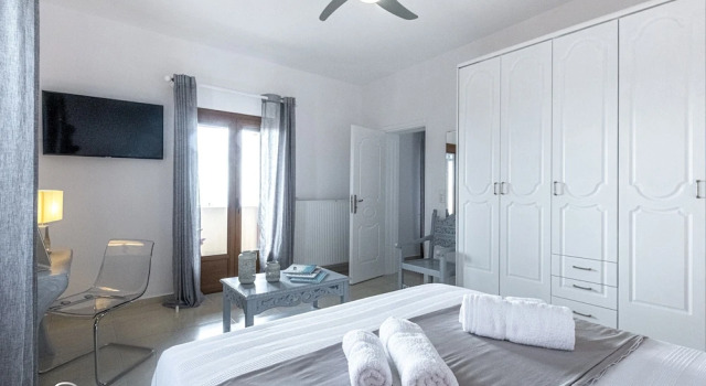 S&K Nayas Luxury Suite Santorini, Забронировать Апартаменты/квартира Мегалохори Санторини, рядом с Винодельня Гавала