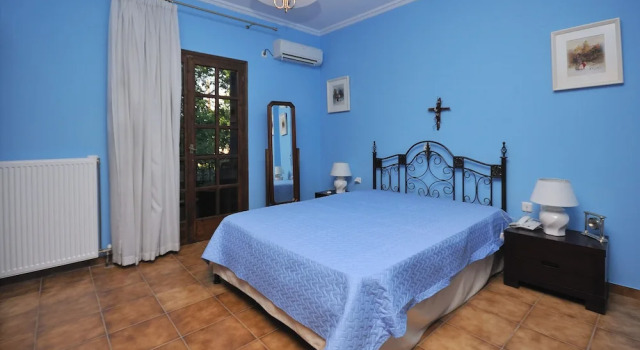 Family Maisonette by the Beach with Pool