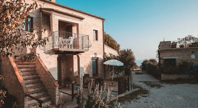 Borgo Casal Cristiana, Rezervovat Hotel Fermo 