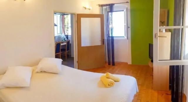 Apartments Vela Stiniva - Two Bedroom Apartment With Terrace and Sea View, Prenota Appartamento Zastražišće 