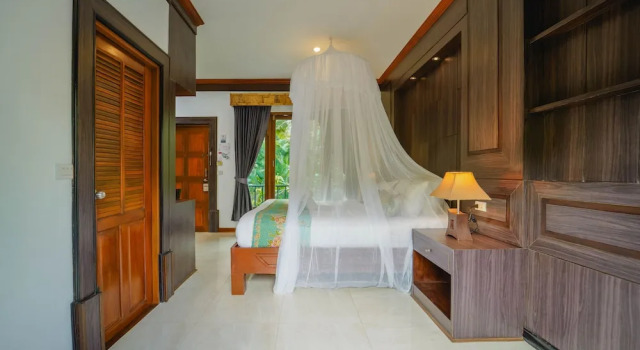 Семейный номер Standard с балконом и с частичным видом на море Railay Phutawan Resort