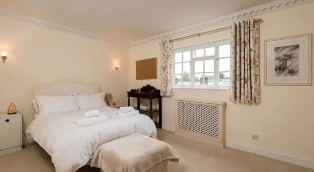 Royal Richmond Family Home by Kew Gardens