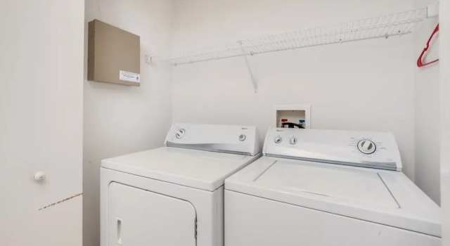 Very Spacious 15 Min To Disney! 5 Bedroom Villa