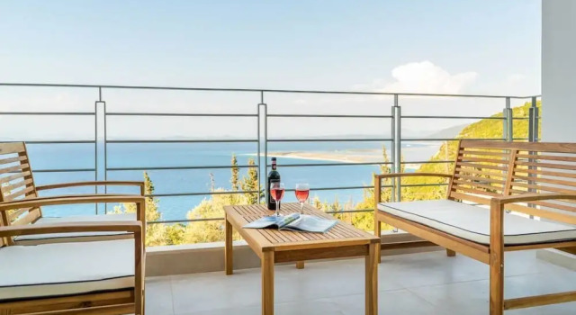 Вилла с 3 комнатами с видом на море Ionion Theasis villa Armonia