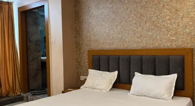 Номер Luxury Hotel New India
