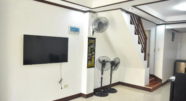 Furnished House in Calapan City Subdivision near ROBINSON/XENTRO Mall
