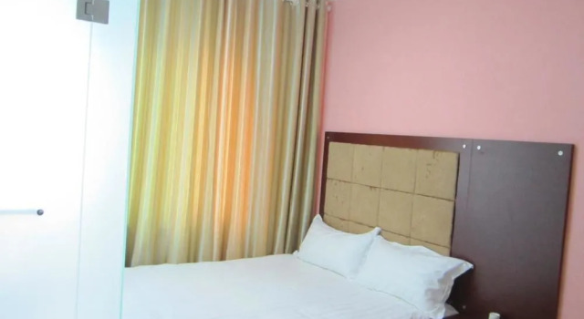 Weishaoye Hotel (Xi'an Ming City Wall West Gate Airport Bus branch), Boek Hotel Hotels in Shaanxi met parkeren, Parkeren