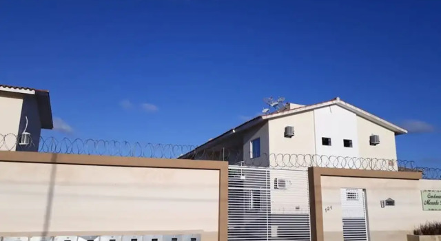 Apto de 2 quartos a 800m da praia de Taperapuan