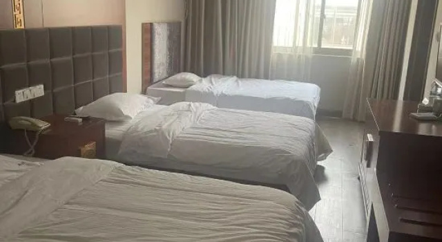 Трёхместный номер Standard GreenTree Inn Zhejiang Taizhou Tiantai Bus Station Express Hotel