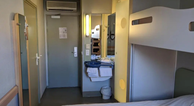 Номер Standard ibis budget Saint-Omer Centre