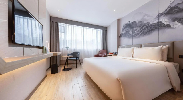 Atour X Hotel Longhua Dalang Business Center