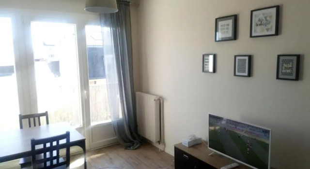 Sur le Toit du Bureau, T2 République, Book Hotel Hotels in Burgundy with a Pool, Swimming Pool