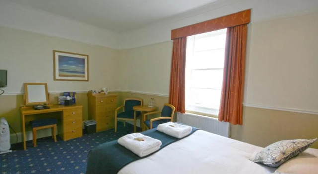 Babbacombe Royal Hotel and Carvery, Забронировать Отель Отели Торки с парковкой, рядом с Petit Tor Beach, Парковка