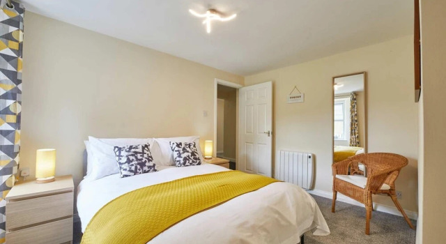 Host Stay Chapel Race - Slit Wood