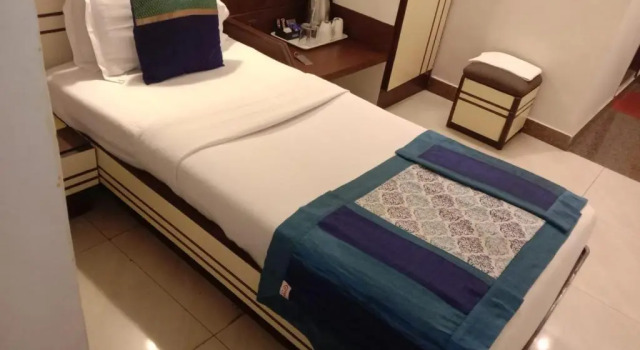 Номер Economy Strand Hotel, Colaba - A Seafront property