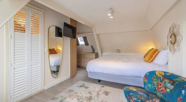 Номер Deluxe LOT Hotel