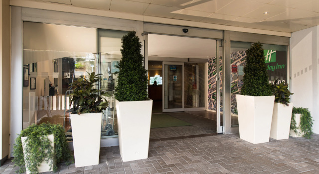 Holiday Inn Edinburgh Zoo by IHG
