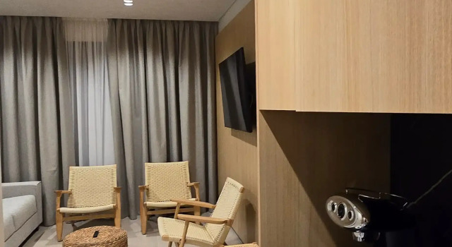 Полулюкс Lion Gate Hotel