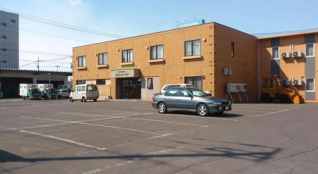 Business Hotel Plum Field, Prenota Hotel Obihiro Hokkaido, vicino a Stazione di Obihiro