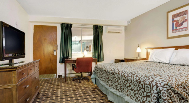 Quality Inn St. Paul-Minneapolis-Midway, Varaa Hotelli Hotellit Minnesota pysäköinnillä, Pysäköinti