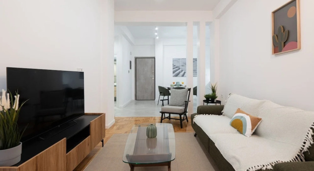 LIV - Comfortable Stylish Escape in Pagrati