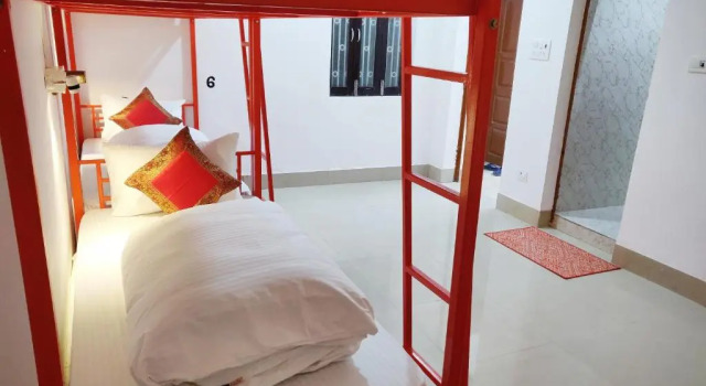 Кровать в общем номере (женский номер) Live Free Hostel Varanasi
